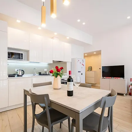Ruote Charlotte Apartman